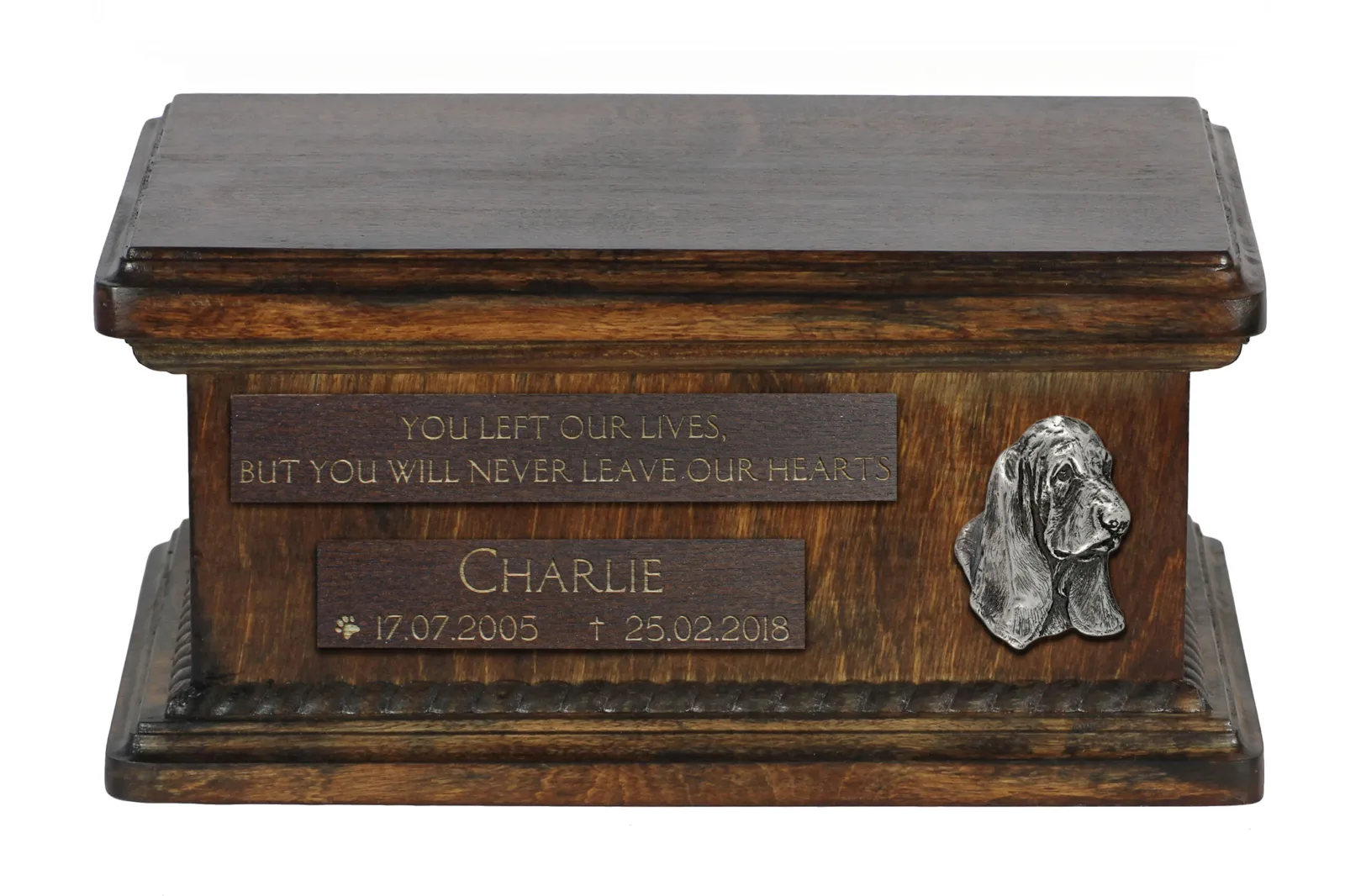 Basset Hound II – Houten urn voor hondenas met persoonlijke gravure