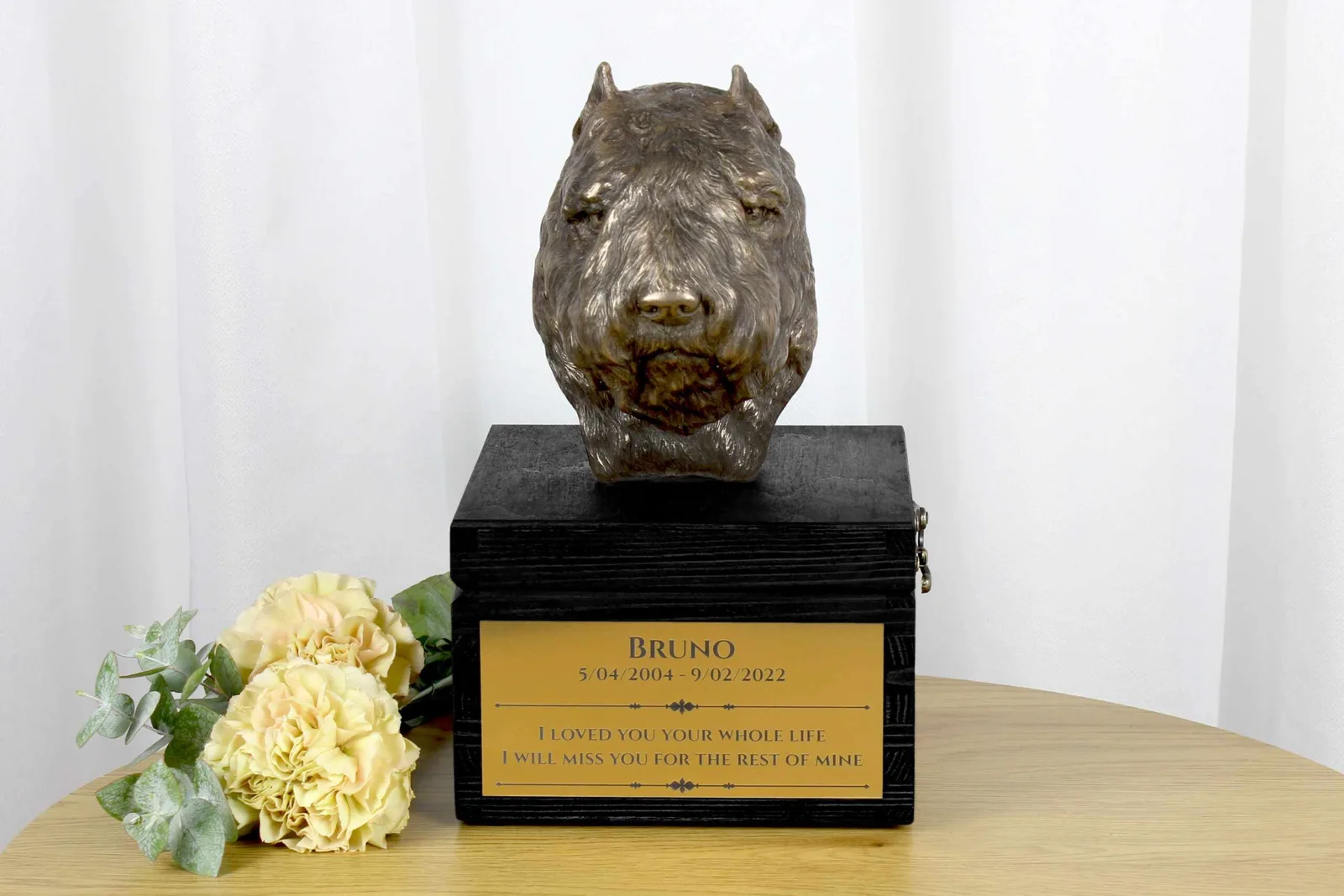 Bouvier des Flandres urn met gravure en hondensculptuur, handgemaakt — foto 2