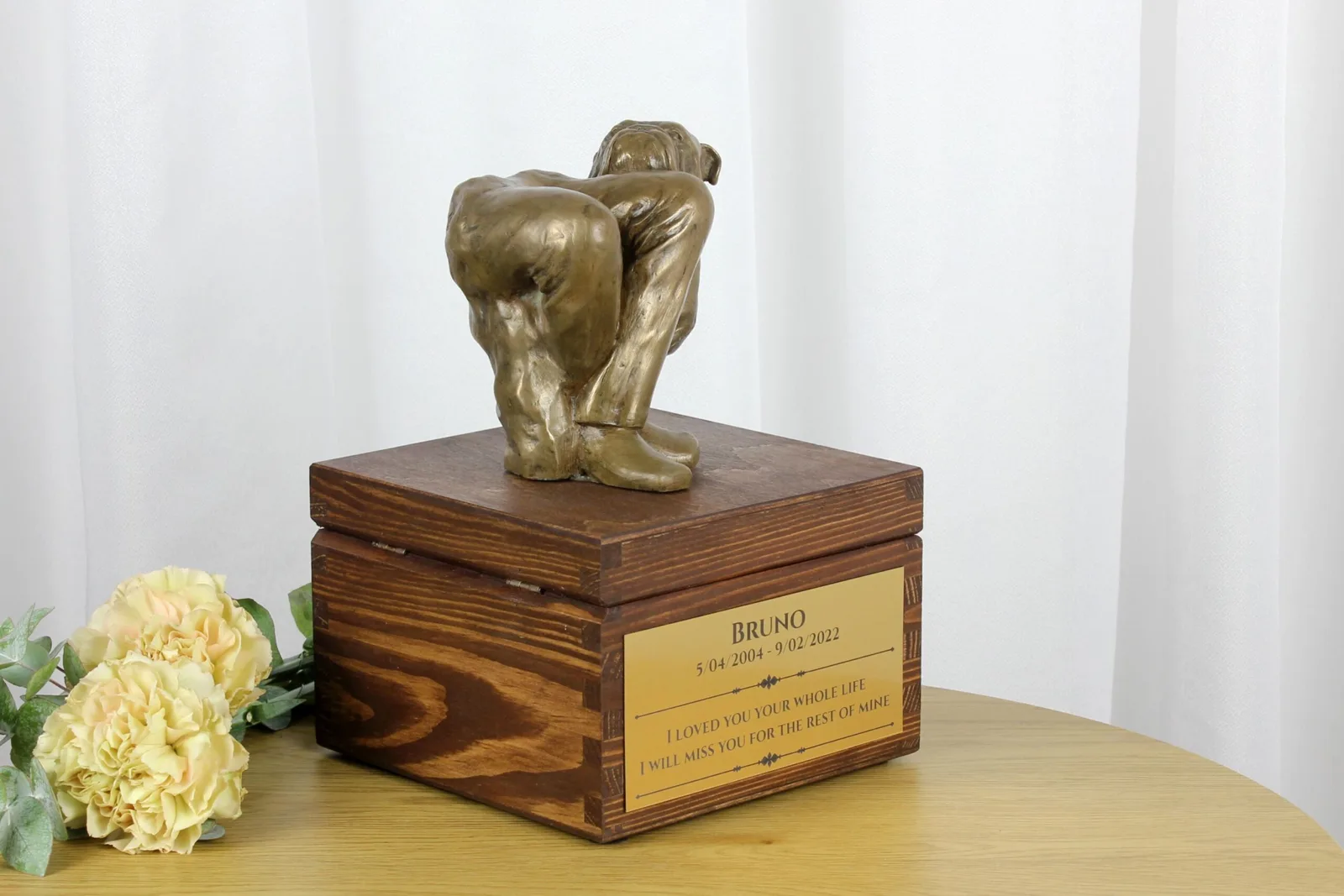 Bulldog urn met beeldje – persoonlijke urn voor hondenas — foto 2