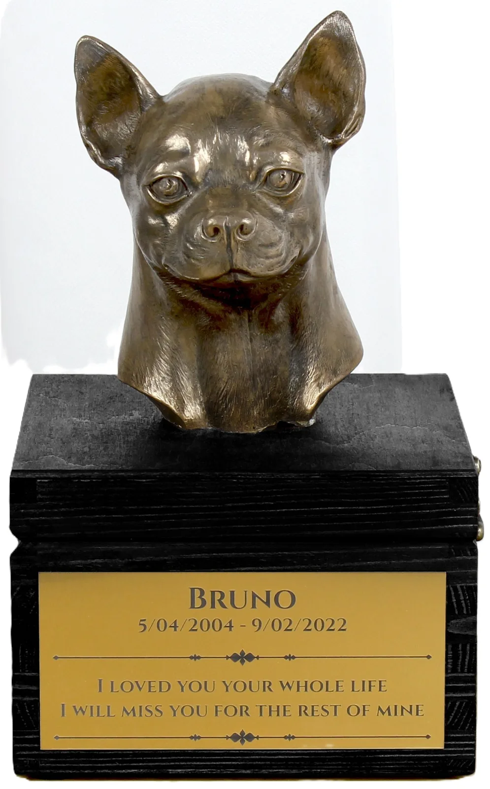 Chihuahua urn met gravure en hondensculptuur, handgemaakt kunstwerk