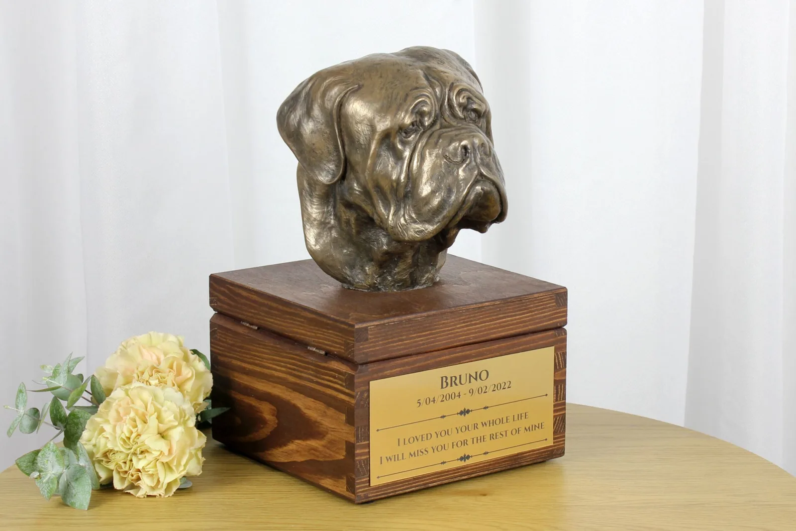 Dogue de Bordeaux urn met hondenstatuette – gepersonaliseerde asurn — foto 2