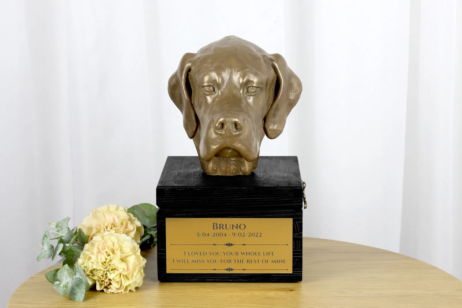 Engelse Pointer urn met gravure en hondensculptuur, handgemaakt — foto 2