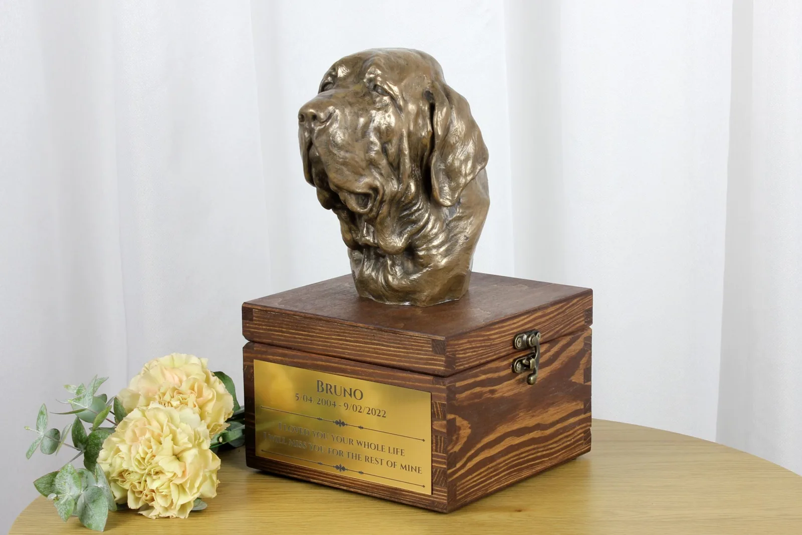 Fila Brasileiro urn met hondenbeeldje – gepersonaliseerde hondenurn — foto 3