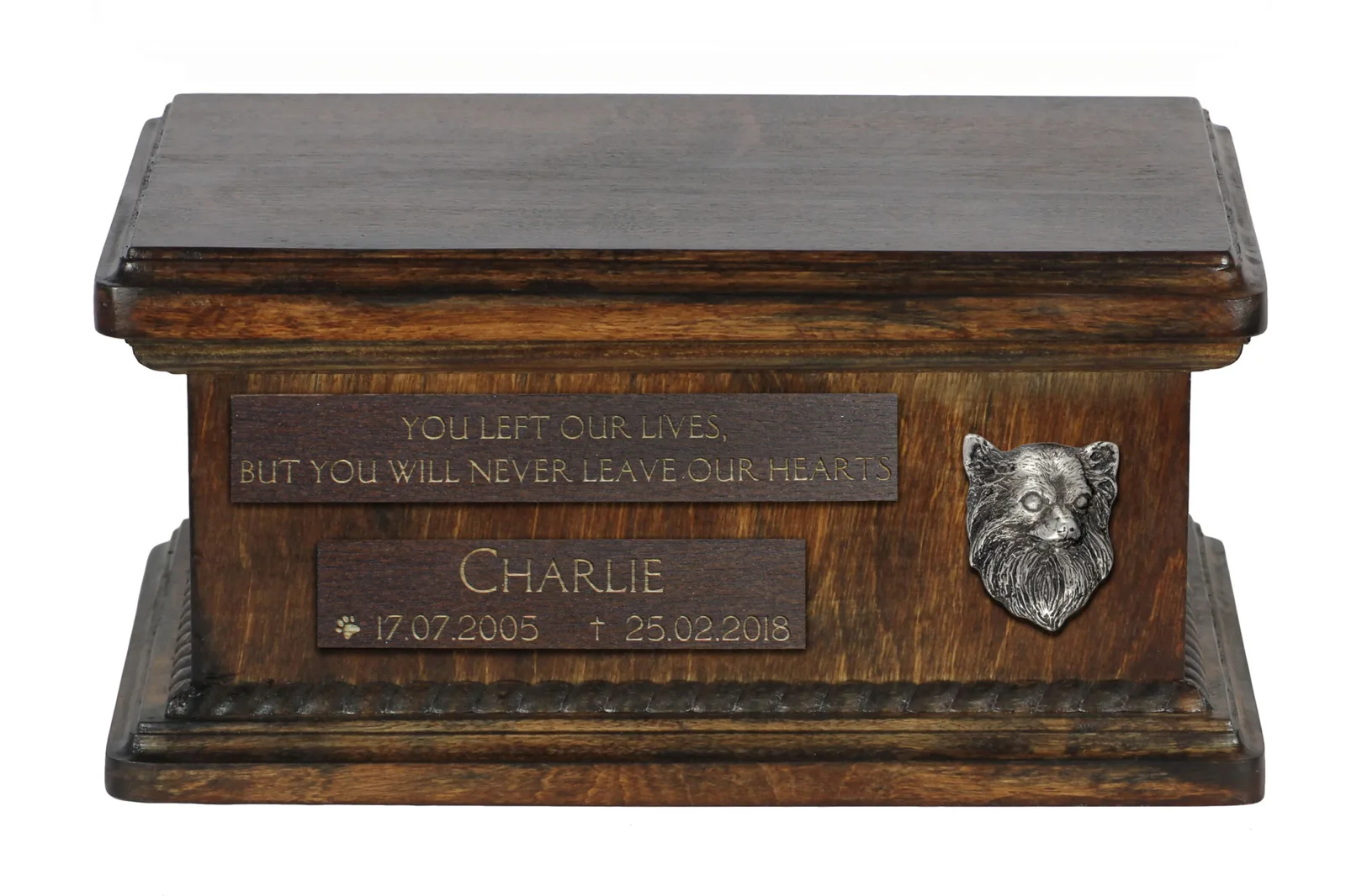 Langharige Chihuahua – Houten urn voor hondenas met persoonlijke gravure