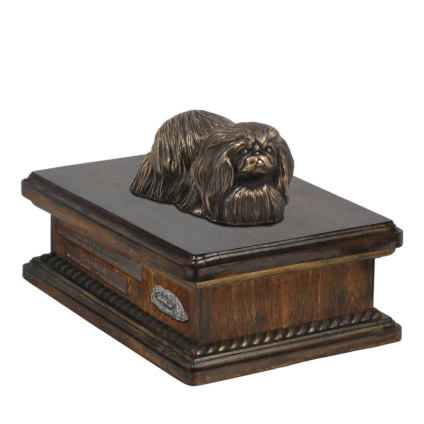 Persoonlijke houten urn met Pekingees beeldje voor hondenas. — foto 2