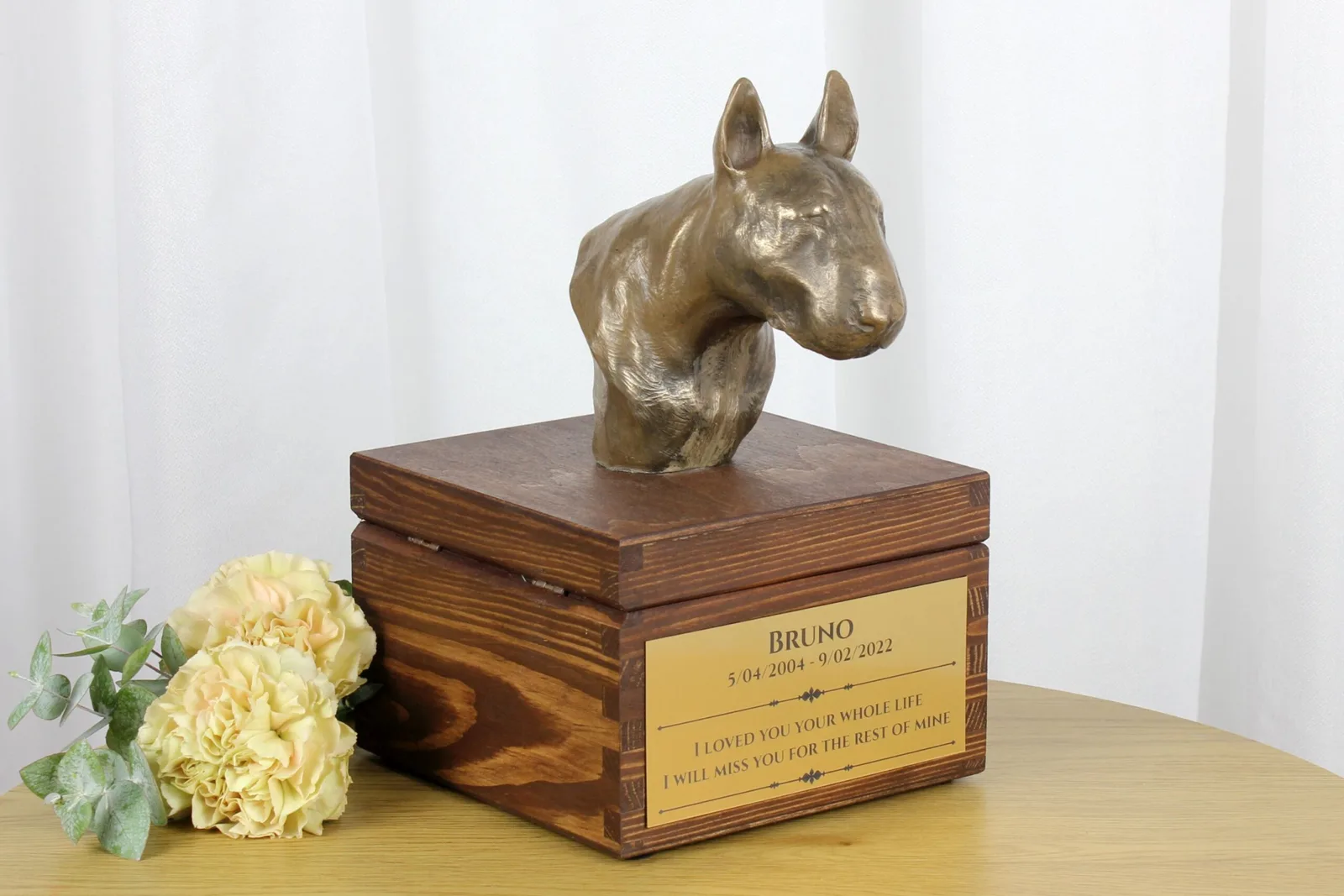 Persoonlijke urn voor Bull Terrier met hondenstandbeeld — foto 2