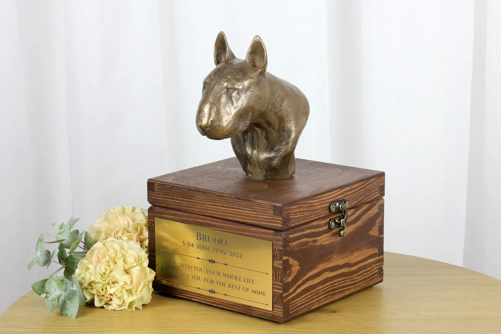 Persoonlijke urn voor Bull Terrier met hondenstandbeeld — foto 3