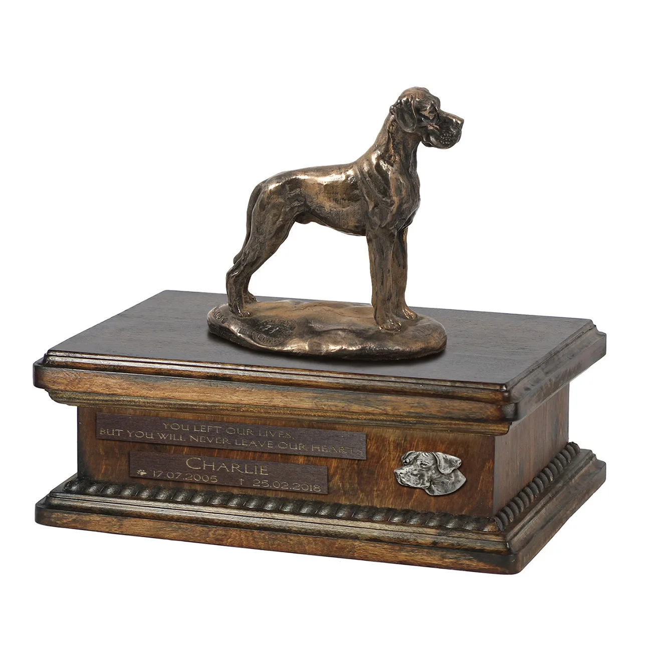 Persoonlijke urn voor hondenas met beeldje van een Deense Dog