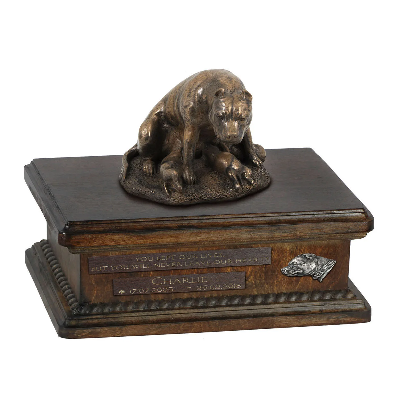 Persoonlijke urn voor Staffordshire Bull Terrier met beeldje en houten design