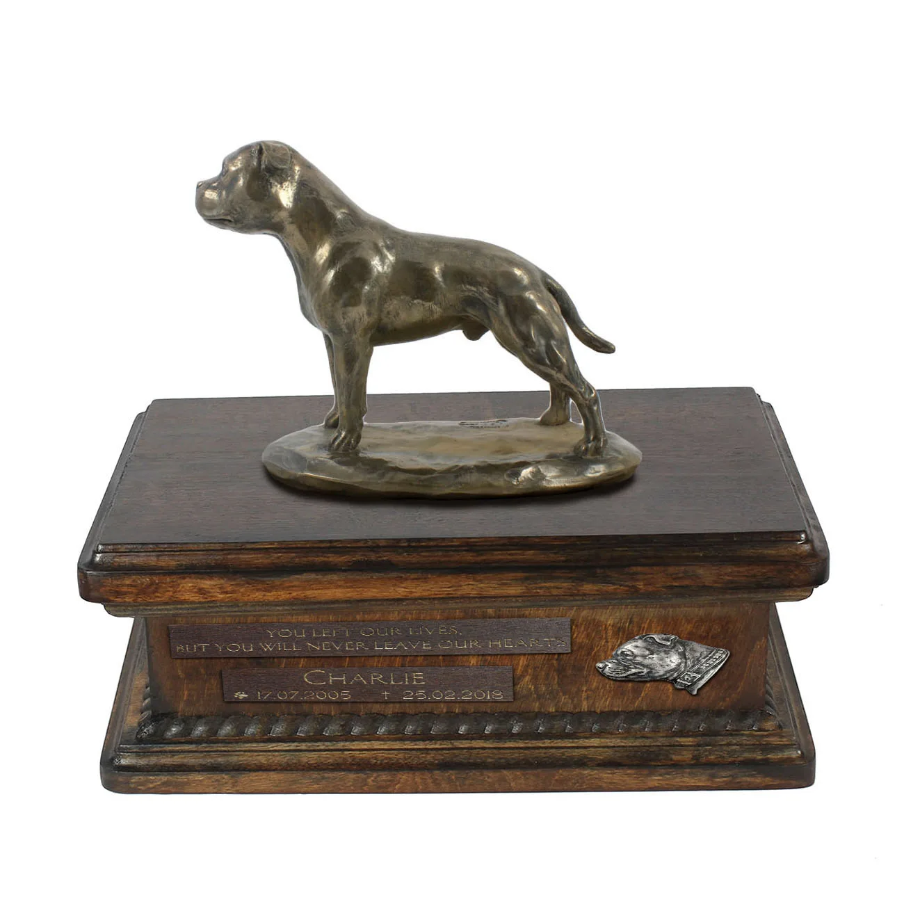 Persoonlijke urn voor Staffordshire Bull Terrier met beeldje en houten design