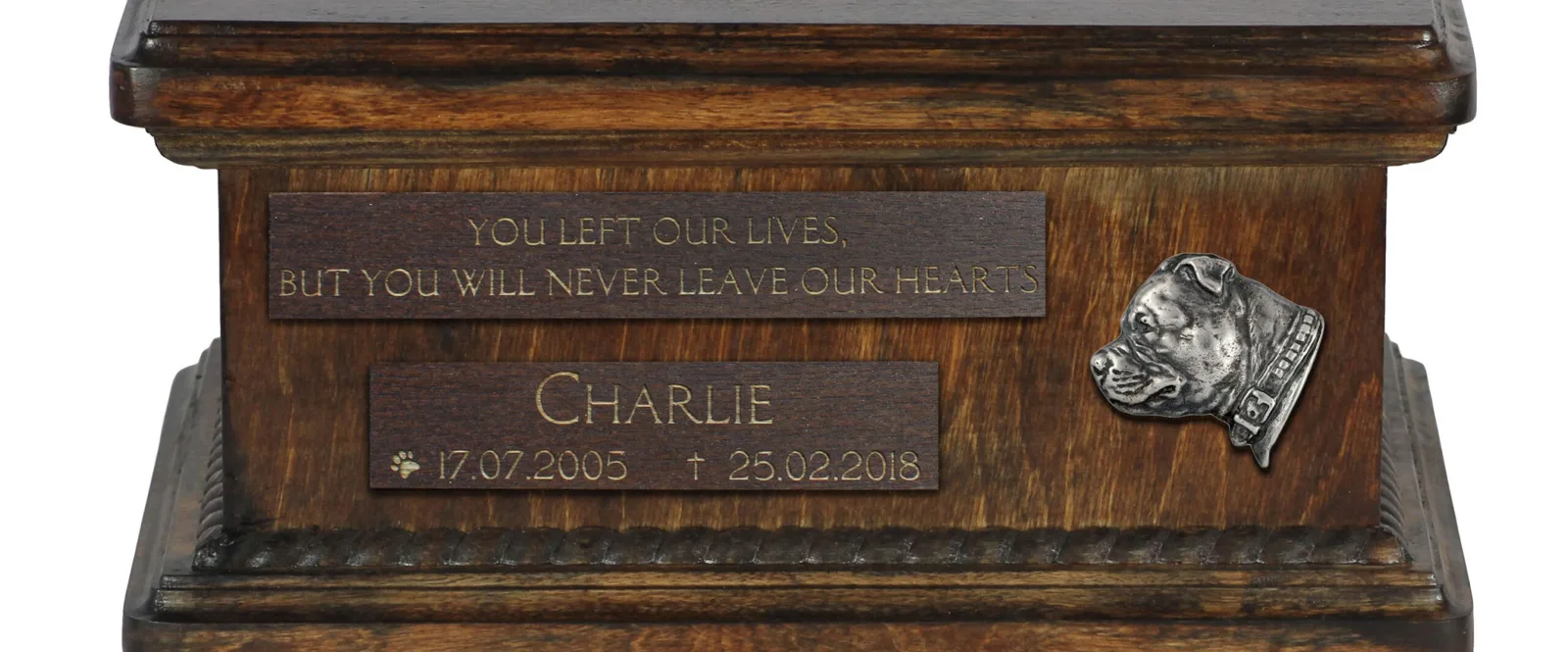 Persoonlijke urn voor Staffordshire Bull Terrier met beeldje en houten design — foto 3
