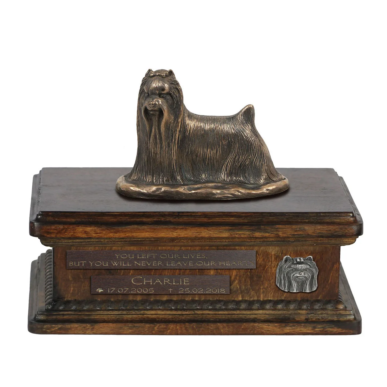 Persoonlijke urn voor Yorkshire Terrier met beeldje en houten design