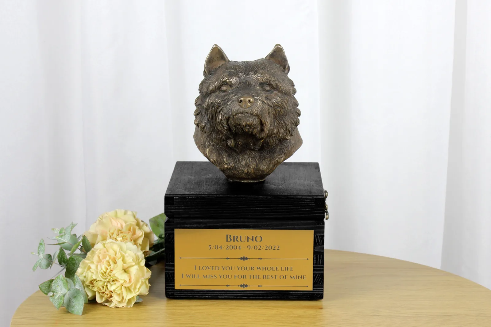 Urn met gravure en hondensculptuur voor Norwich Terrier — foto 2