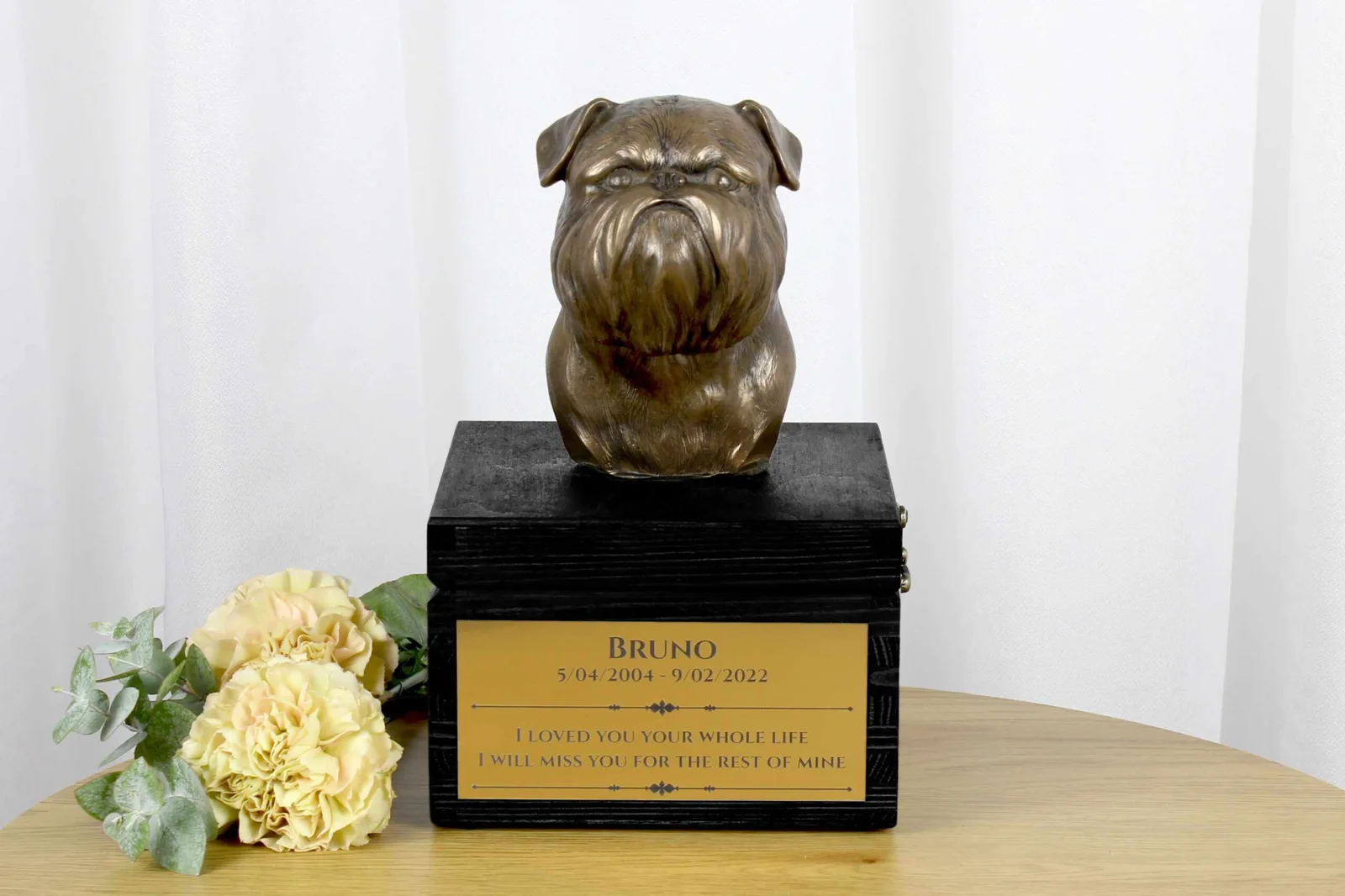 Urn met gravure en sculptuur van een Griffon Bruxellois, handgemaakt — foto 2