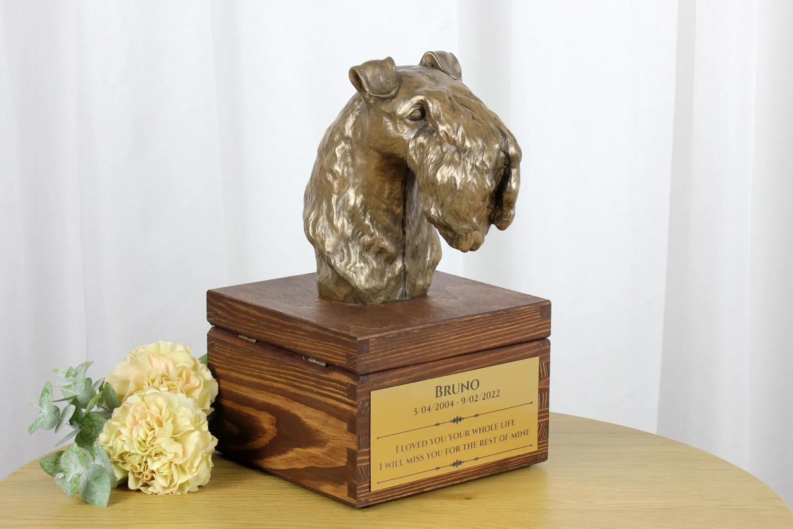 Urn voor hondenas met standbeeld van Kerry Blue Terrier en Ierse Blue Terrier — foto 2